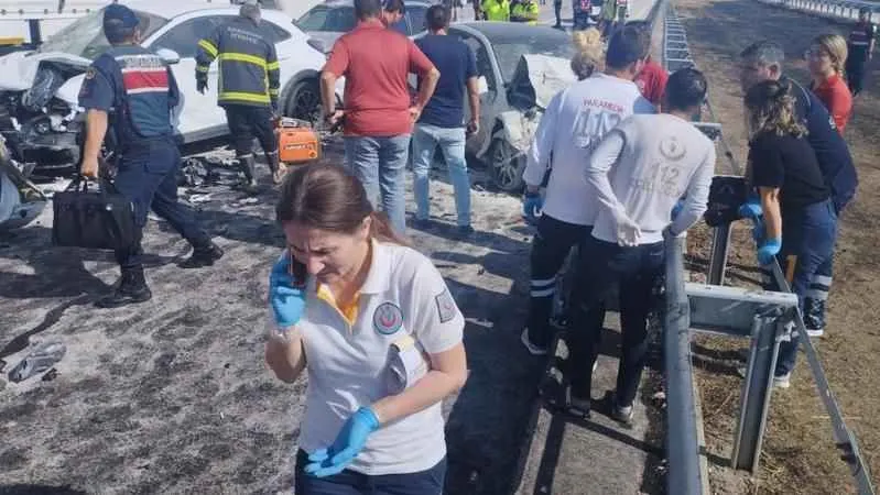 Anız yangını felakete yol açtı: 2 ölü, 35 yaralı